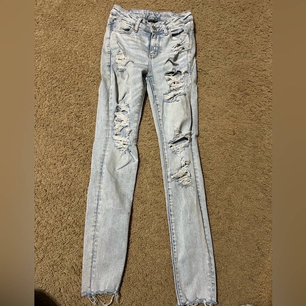 Women’s distressed jeans